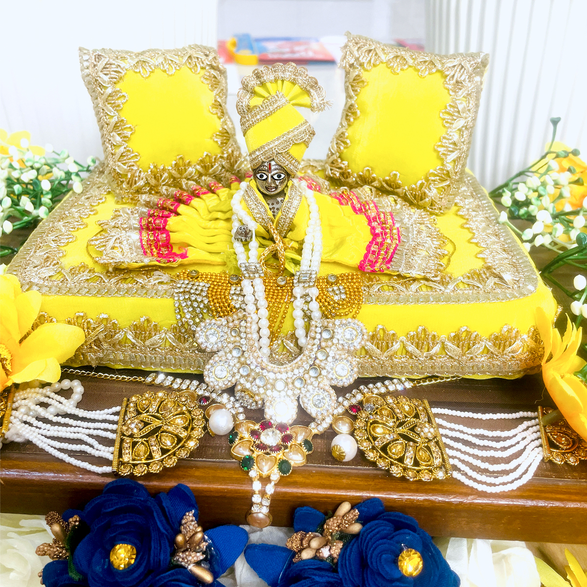 Parrot Yellow Royal Bed Set & Thakurji Shringar Combo