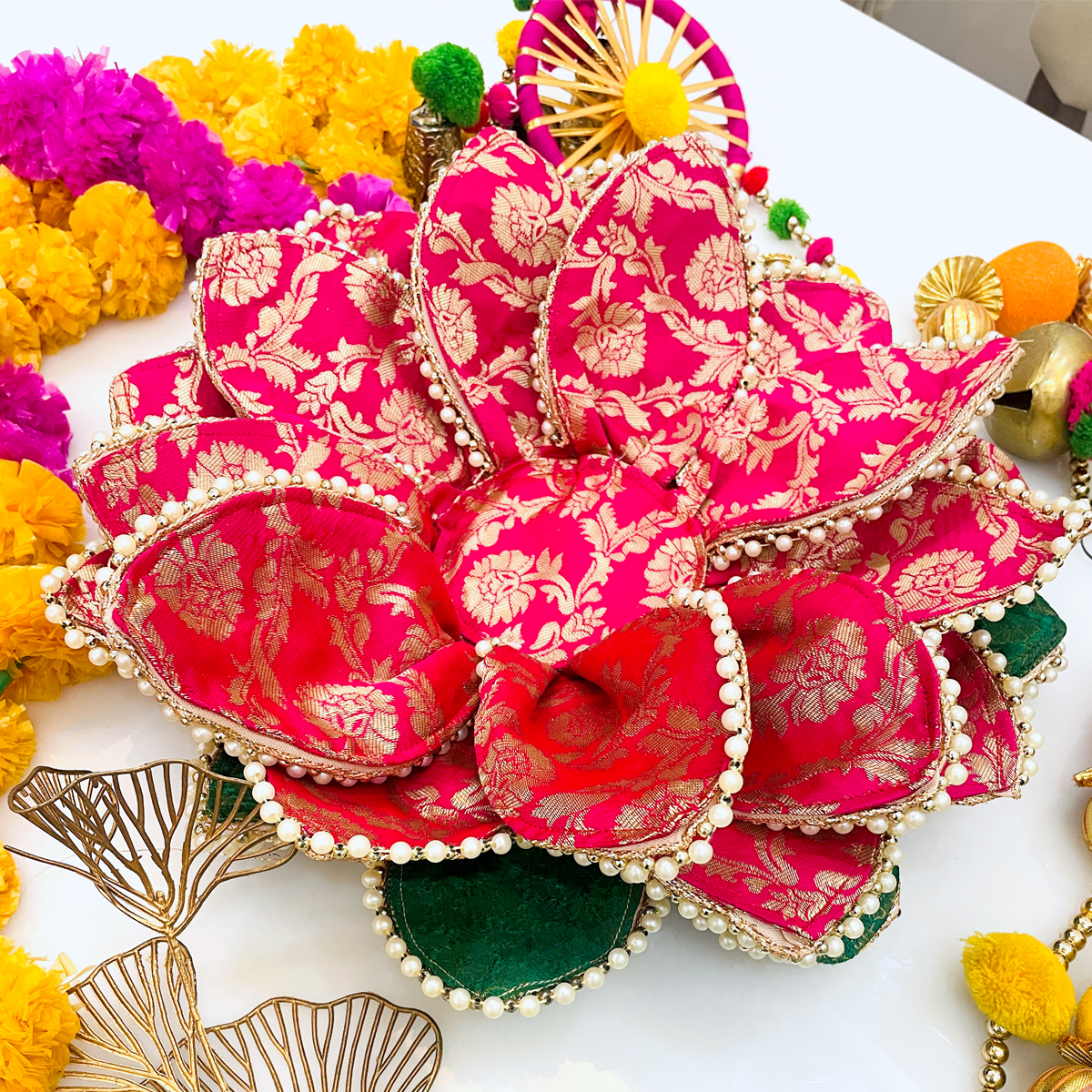 Royal Lotus Design Idols Asan