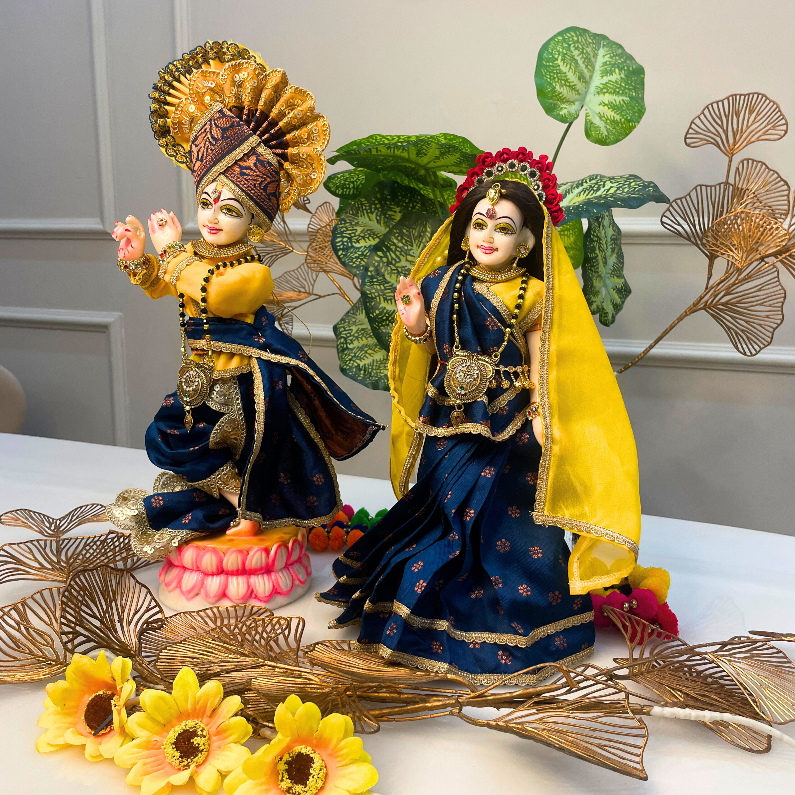 Divine Shyam–Peet Prem Radha Krisna Poshak - Image 2