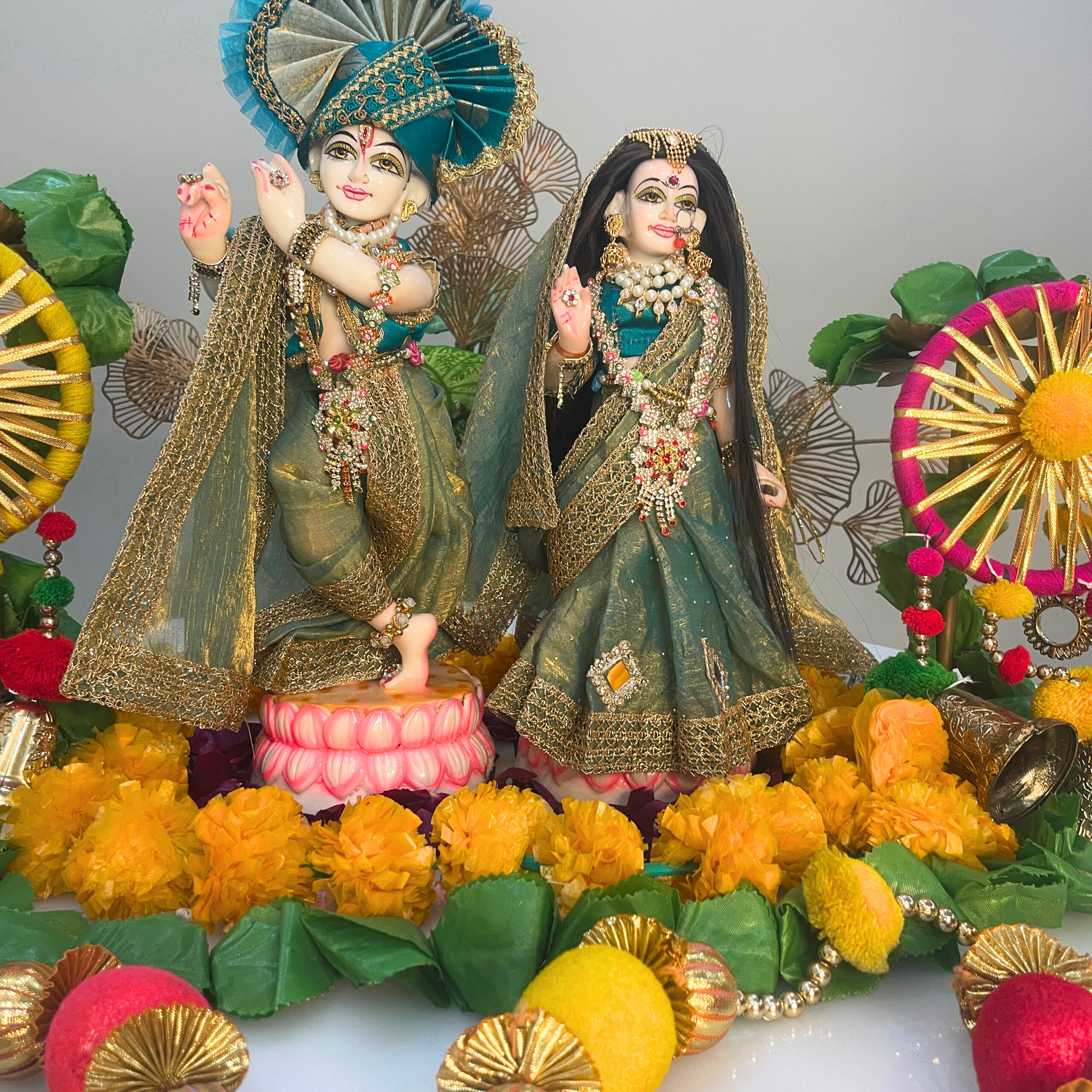 Emerald Divine Leela Radha Krishna Poshak - Image 2