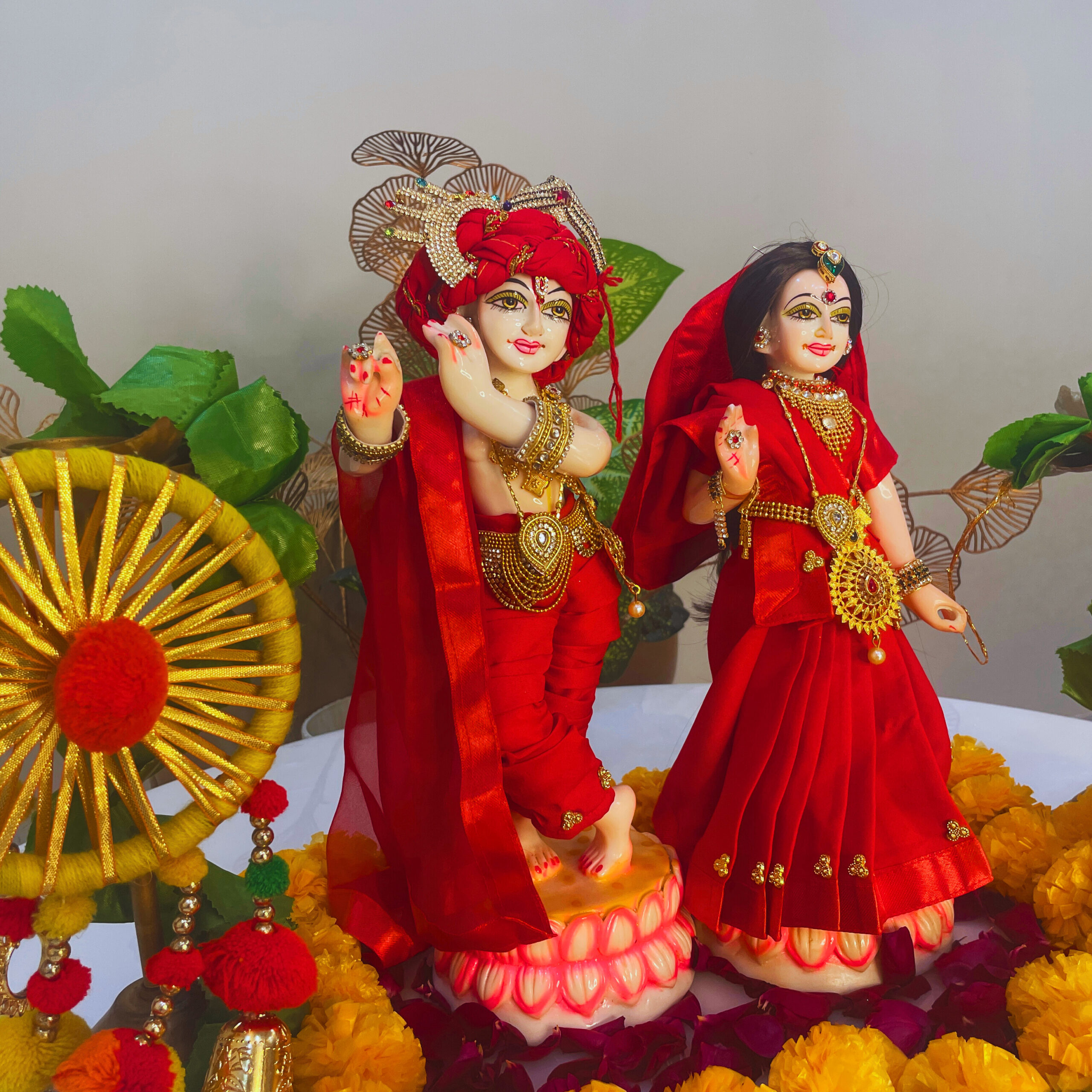Laal Anurag Leela Radha Krishna Poshak - Image 2