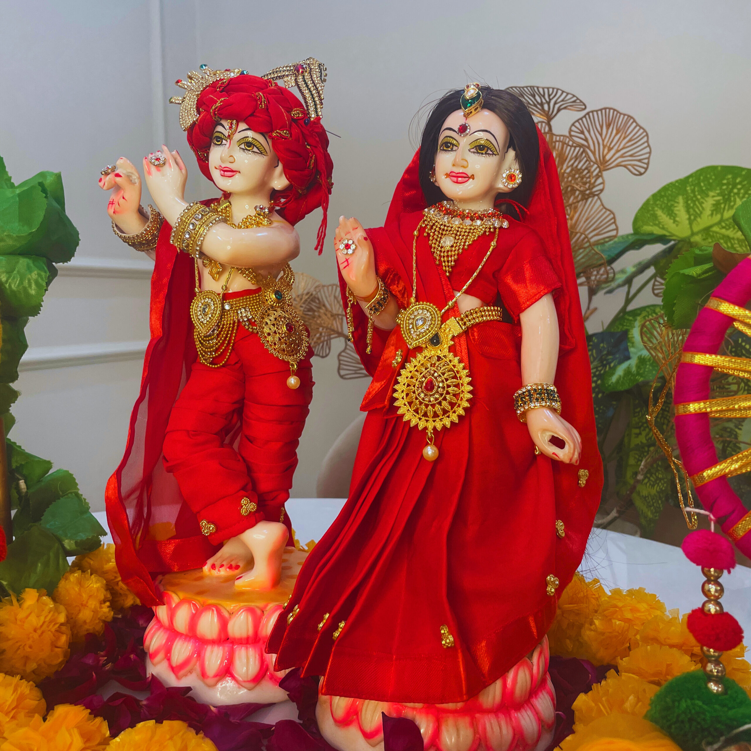 Laal Anurag Leela Radha Krishna Poshak - Image 4
