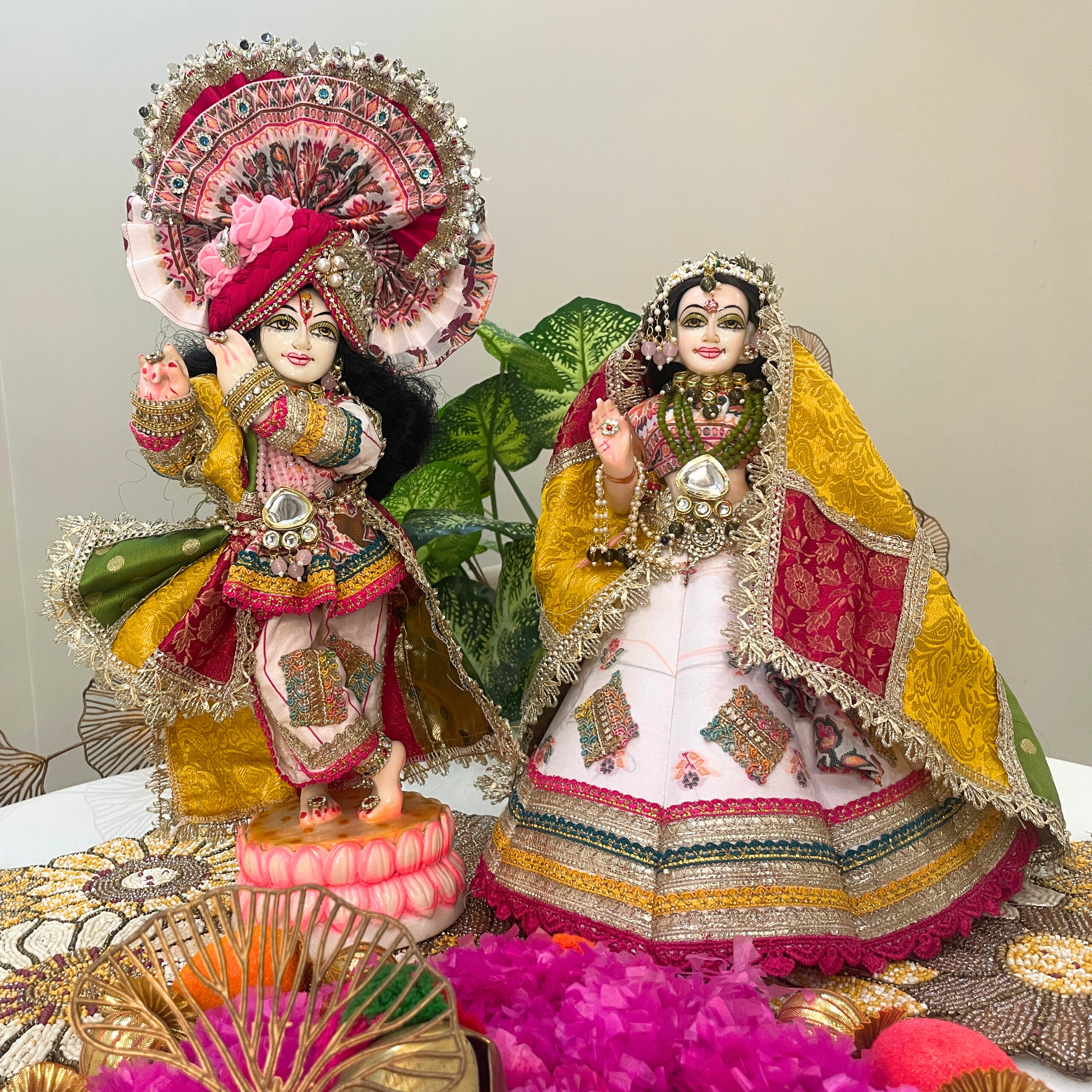 Divya Rang Prem Radha Krishna Poshak