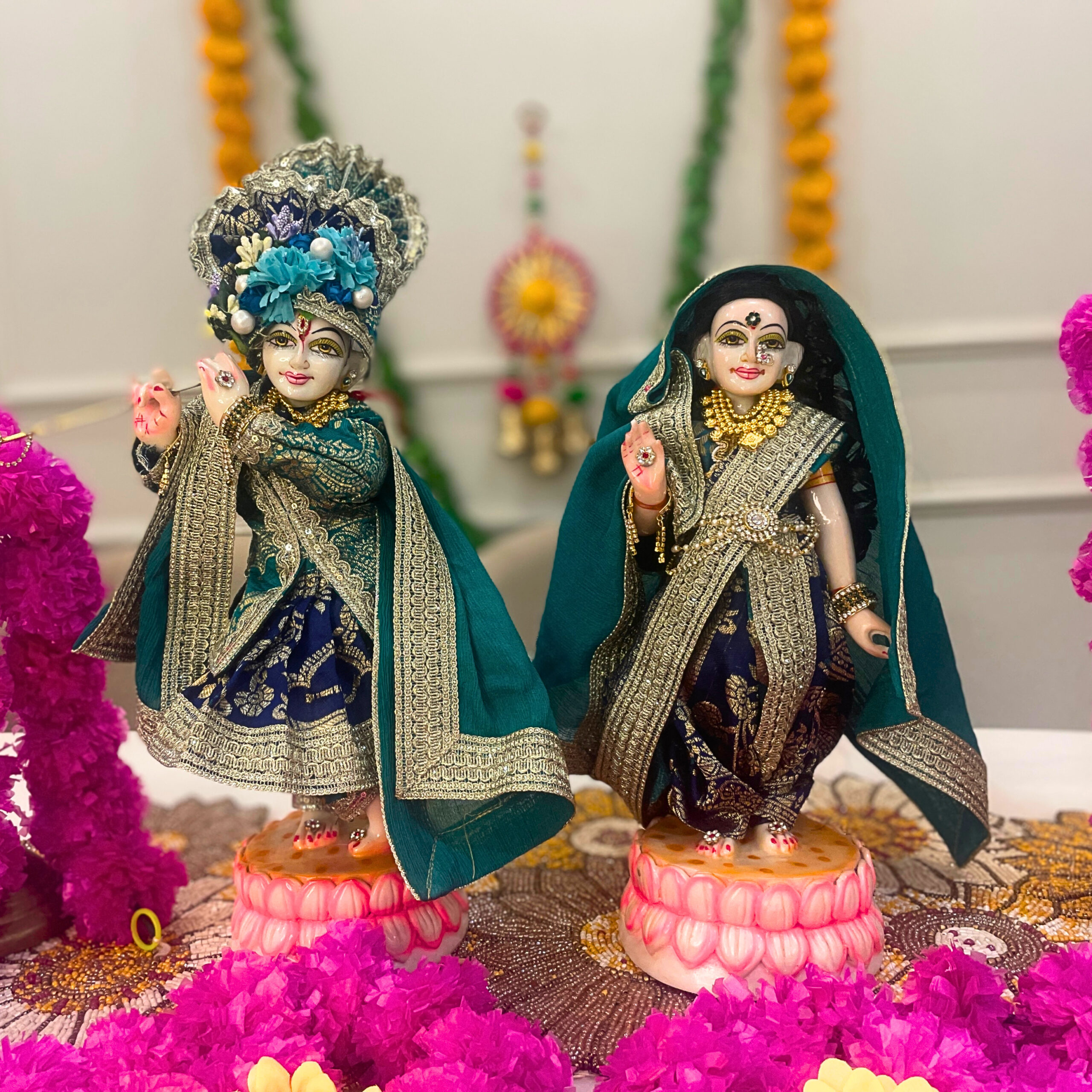 Ratna Neel Alankaar- Radha Krishna Poshak