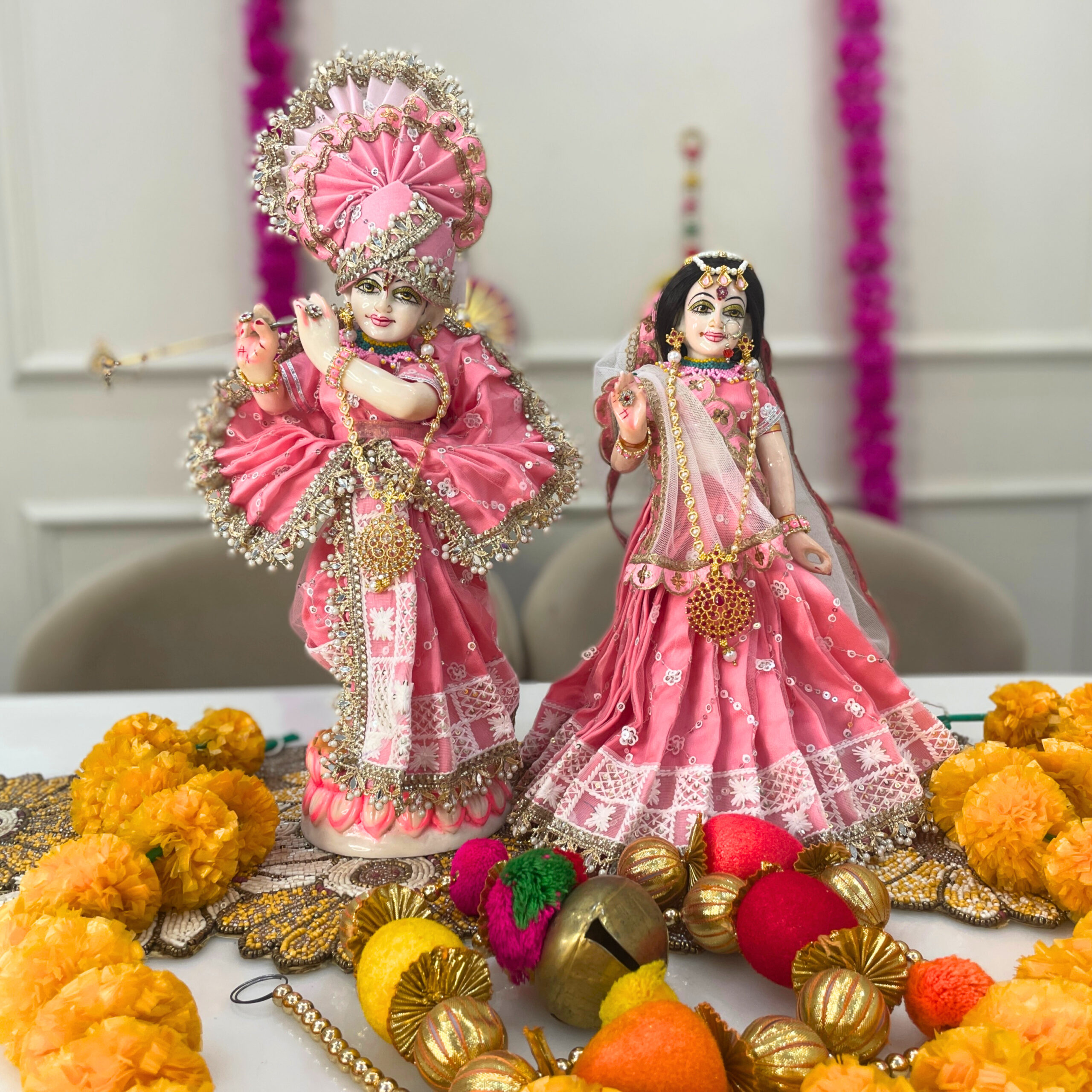 Gulabi Prem Shringar – Divine Radha Krishna Poshak