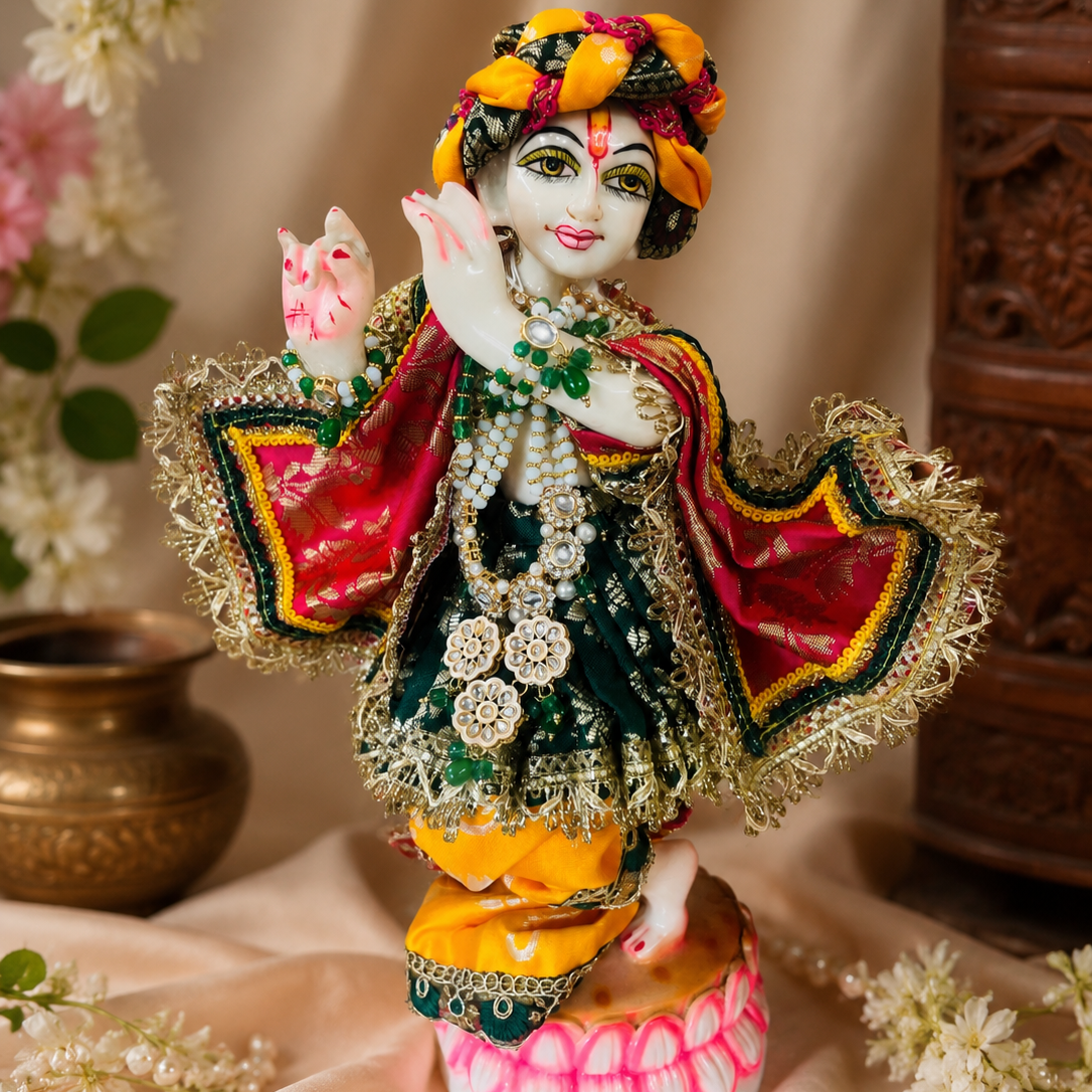 Vrindavan Rajsi Prem Radha Krishna Poshak